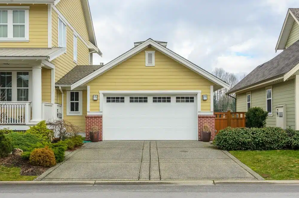 Power washing Vinyl Siding - Edmonton, Vancouver, Oakville