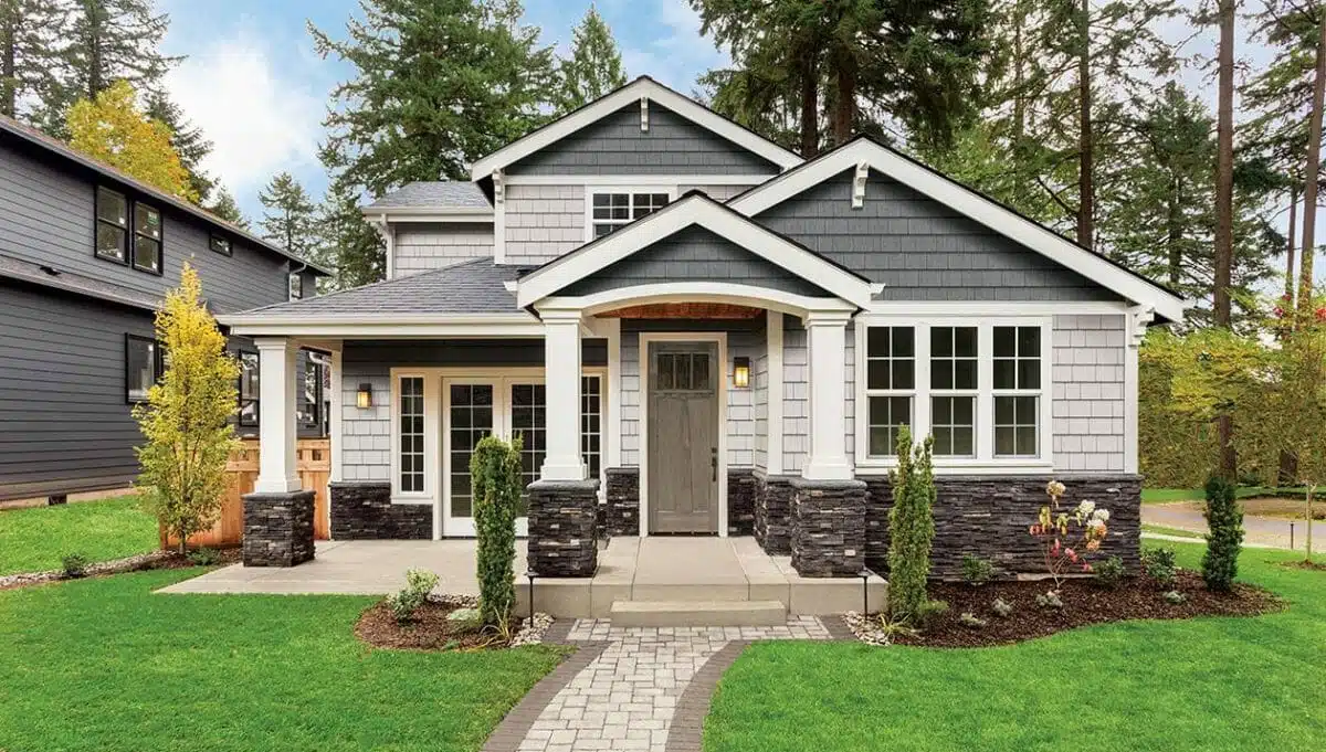 Removing and installing vertical vinyl siding How to remove and install vertical vinyl siding.