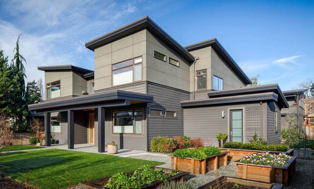 Installing all kinds of siding on house - top contractors cedar siding in Calgary