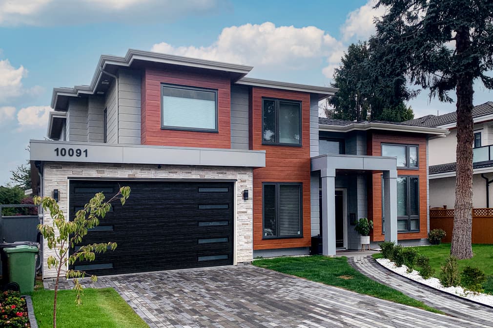 Siding contractors in Vancouver - working with siding planks, panels, shingles Siding contractors in Vancouver - working with siding planks, panels, shingles