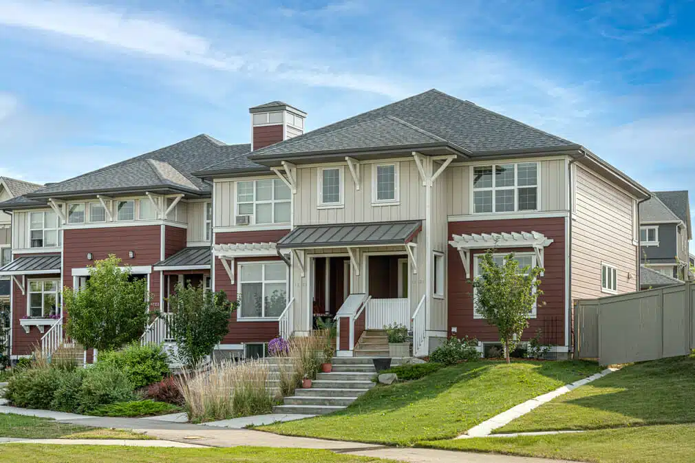 James Hardie Plank Siding Cedarmill Colourplus Statement collection in Countryline Red Best siding contractors in Calgary - working with siding planks, panels, shingles