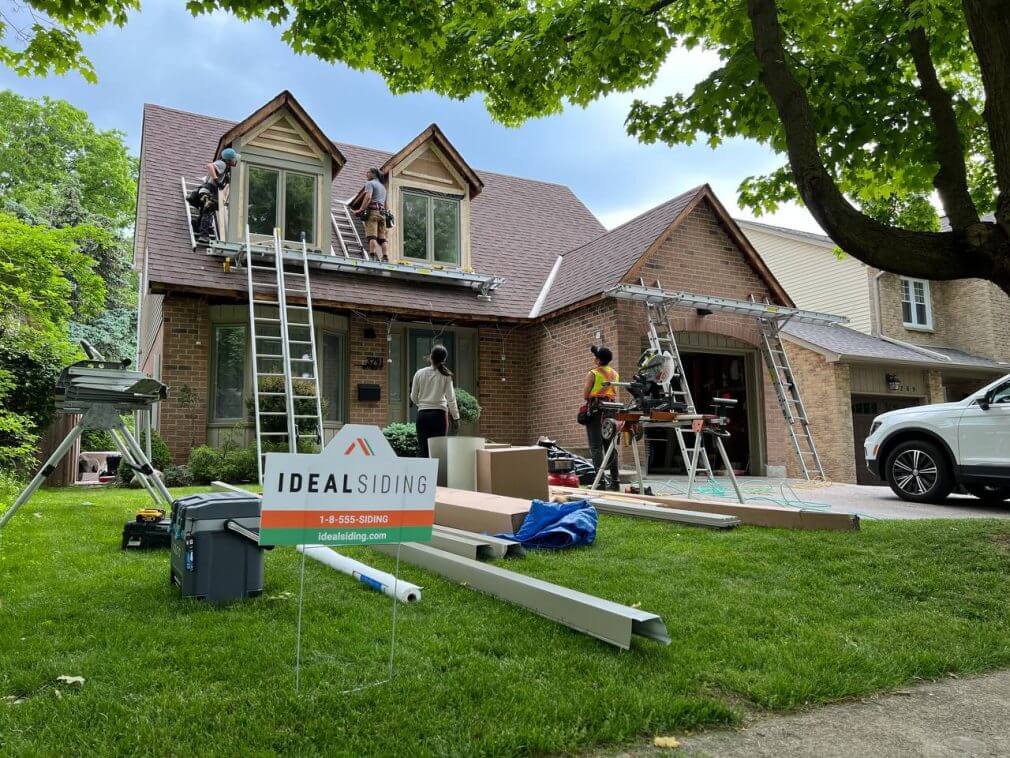 Ideal Siding Atlanta's team at work