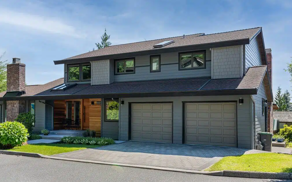 Siding contractors in Vancouver - working with siding planks, panels, shingles Siding contractors in Vancouver - working with siding planks, panels, shingles