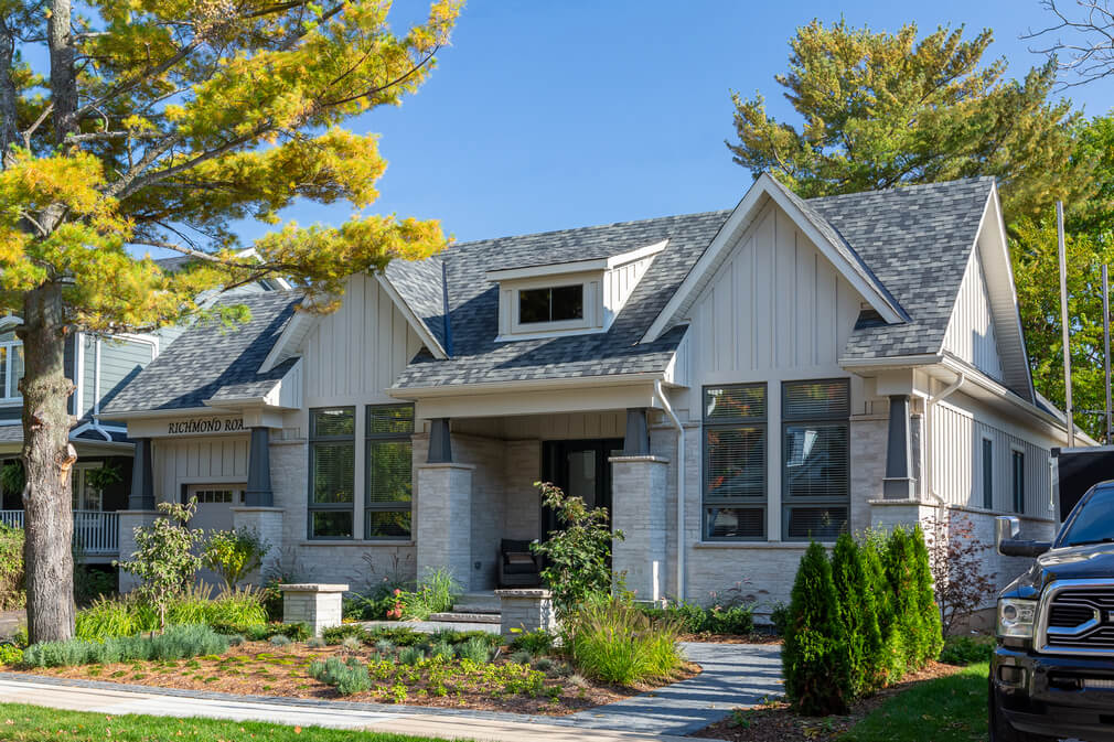 Siding Company in Niagara - Best Siding Contractors in the area. James Hardie, Cedar, and Vinyl siding