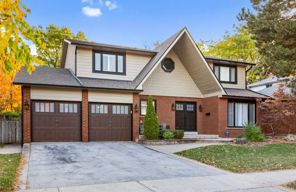 James Hardie Straight Edge Shingles in Autumn Tan Exterior home siding - installation cost of James Hardie, cedar, vinyl siding in Ottawa