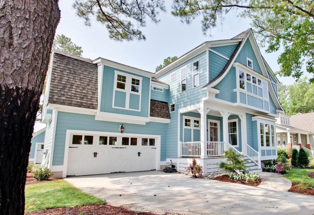 Siding contractors in Orlando - we work with siding lap, panels, shingles and shakes